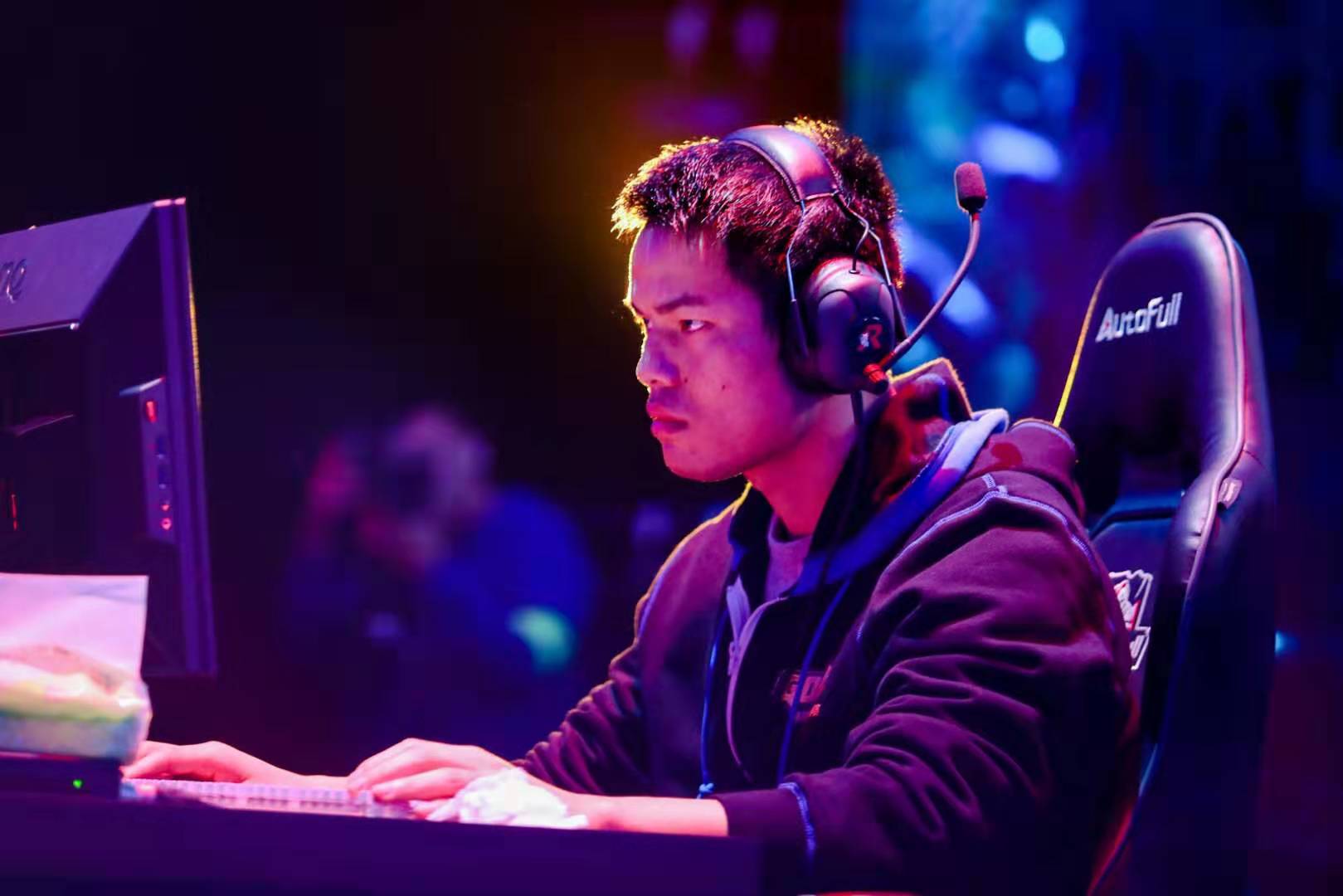 在适应期内 在适应期内